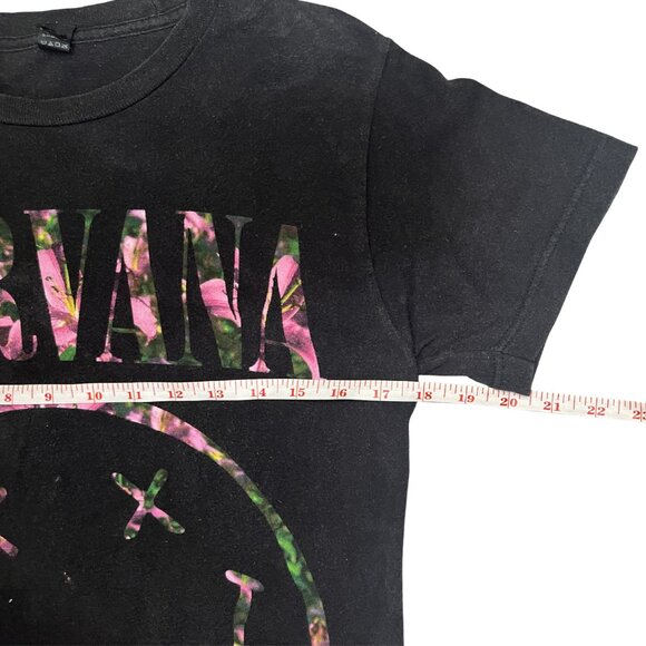 Nirvana Band T-Shirt Women’s Small Black Pink Floral Smiley Face Graphic Tee - Picture 4 of 10